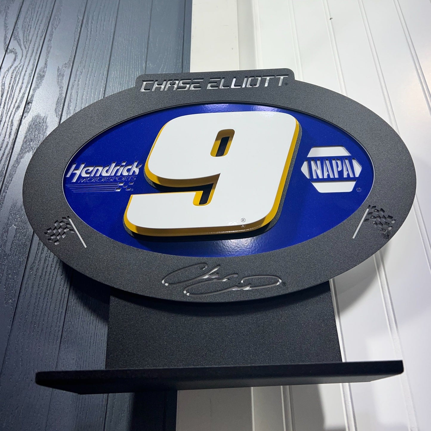 Chase Elliott #9 Oval 3D Oval 3D Premier Metal Diecast Display
