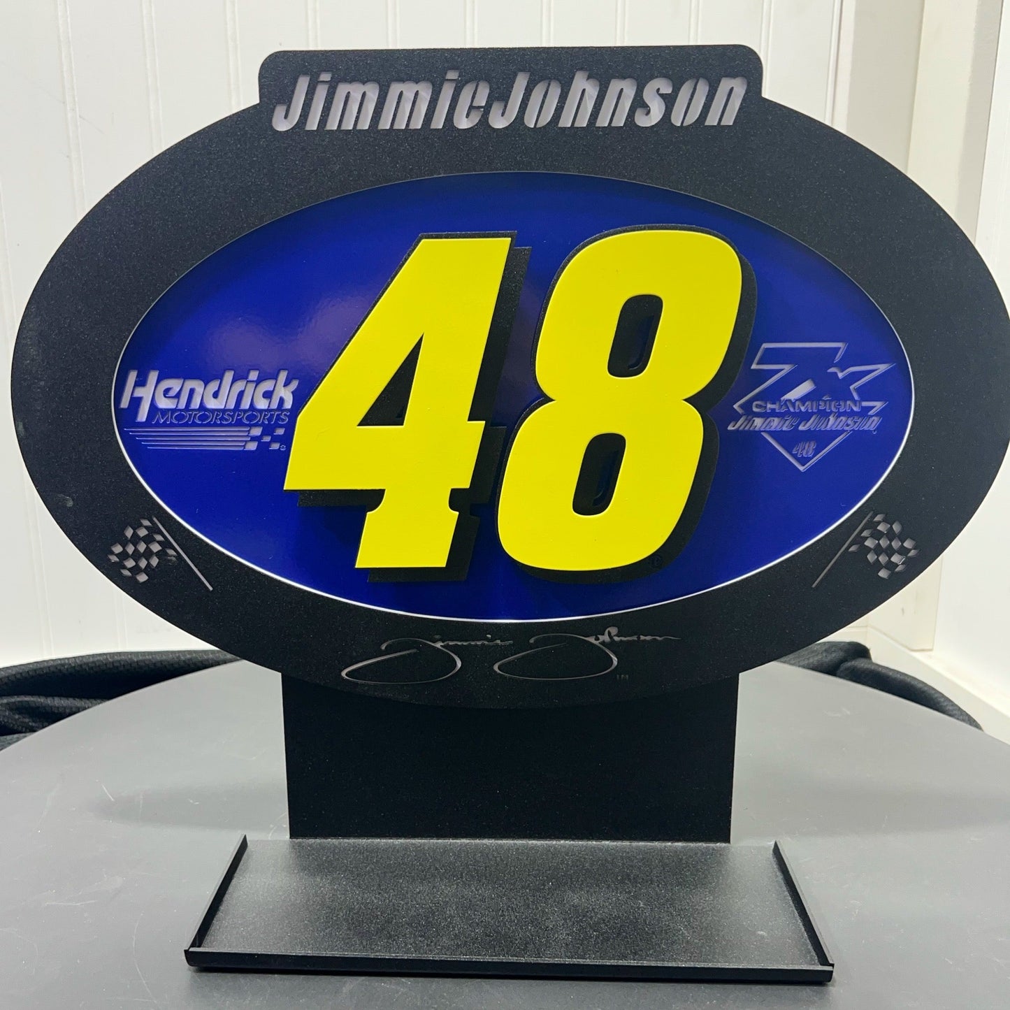 Jimmie Johnson #48 Oval 3D Oval 3D Premier Metal Diecast Display