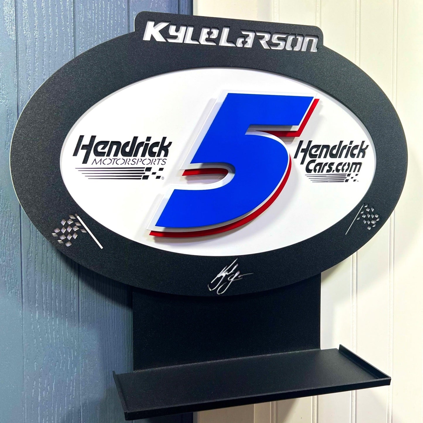 Kyle Larson #5 Oval 3D Oval 3D Premier Metal Diecast Display