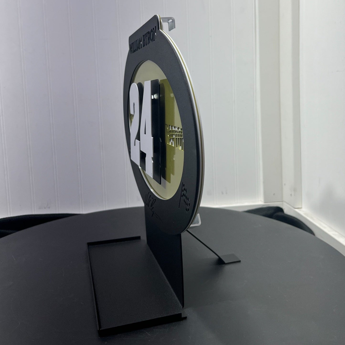 William Byron #24 Oval 3D Oval 3D Premier Metal Diecast Display