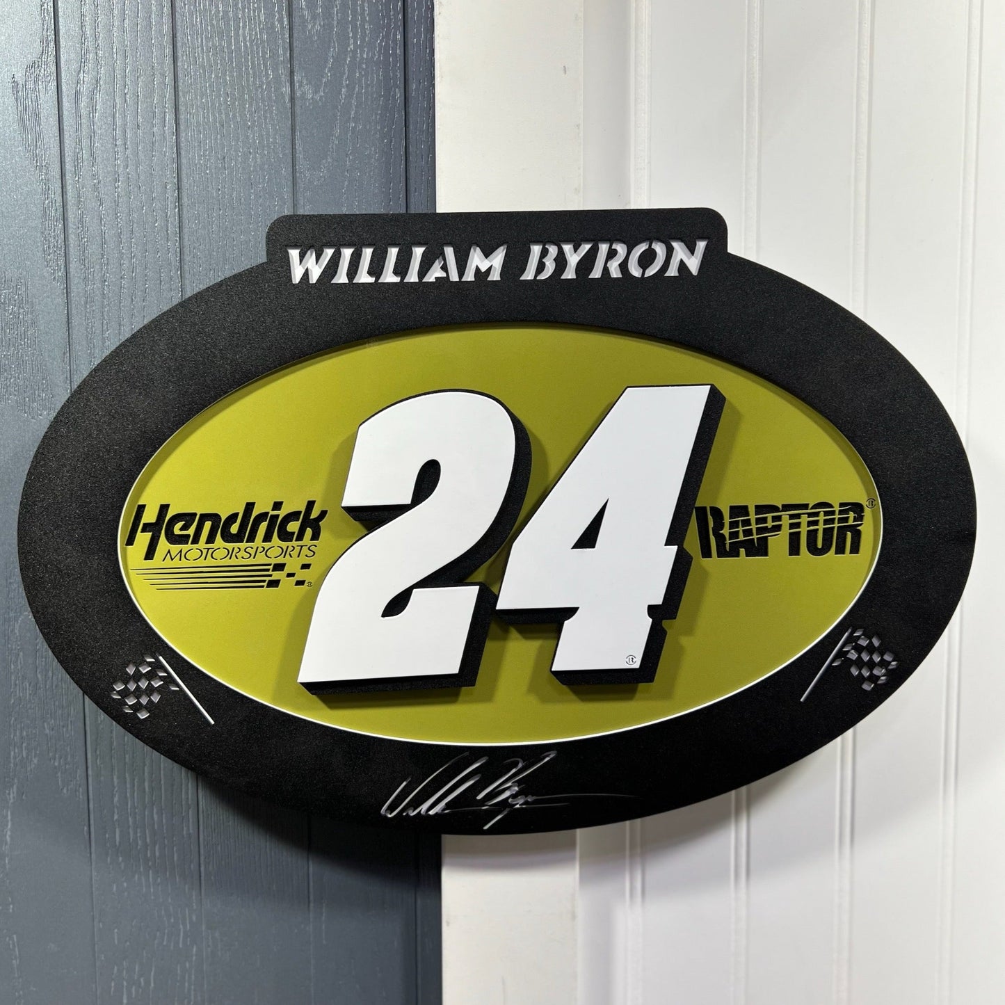 William Byron #24 Oval 3D Oval 3D Premier Metal Diecast Display